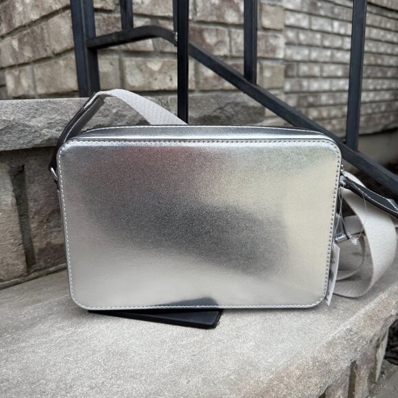 MICHAEL MICHAEL KORS JET SET SILVER MONOGRAM METALLIC CROSSBODY BAG Travel - Picture 13 of 16